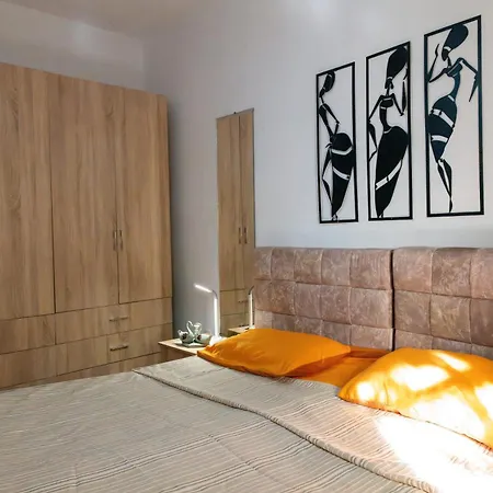 Cozy In A * Tirana